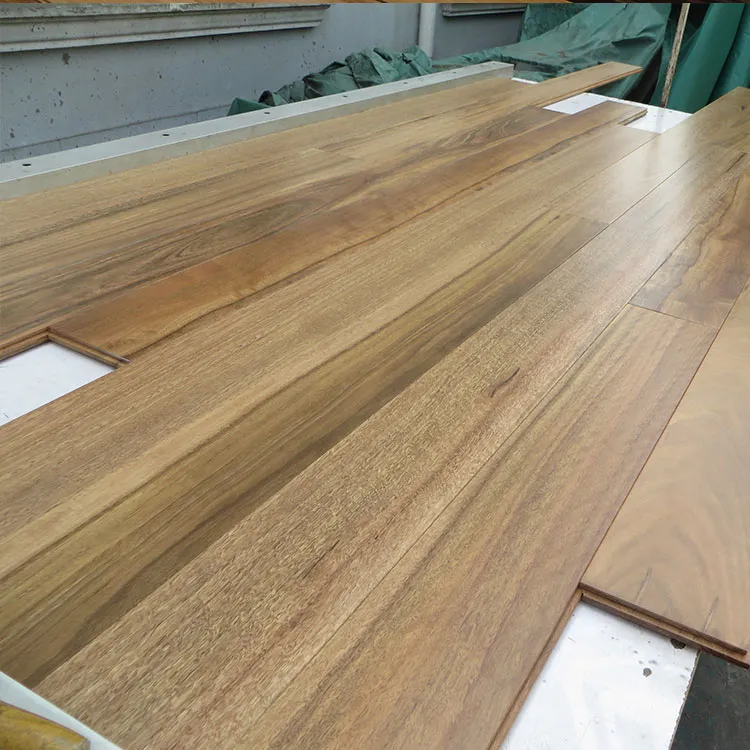 14/3ミリメートルEngineered Blackbutt Timber Flooring Popular Australia Hardwood Floor