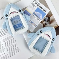 Porte-cartes photo en peluche requin bleu Kawaii personnalisé, protège-cartes photo animal en peluche dessin animé, sac porte-photocards K-pop, porte-clés