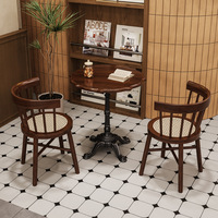 Meubles de restaurant de style médiéval et chinois classique en bois massif et métal, ensemble table et chaises pour café et hôtel