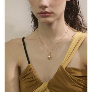 JINYOU 147 Nuevo Collar de Cadena de Eslabones de Moda, Collar de Joyería con Colgante de Flor Margarita Chapado en Oro con Perlas de Imitación Vintage - Product Image 5