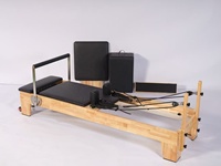 Cama de pilates multifuncional de roble para culturismo