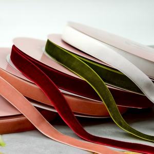 Cinta de Terciopelo de 3.2MM-50MM de Ancho, Diseño de Doble Raya, Rollo de Cinta Blanca y Negra, Stock de Fábrica, Venta al Por Mayor - Product Image 1