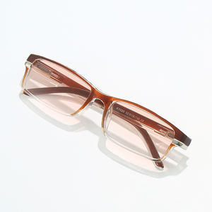 نظارات قراءة مرنة XB1020 بإطار مربع وعدسات ملونة لتصحيح قصر النظر للنساء - Product Image 1