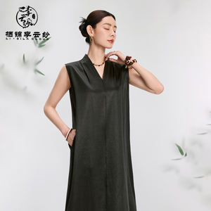 Boutique en gros, été 2025, nouvelle mode, tempérament élégant, col en V, sans manches, amincissant, motif floral naturel, écologique, 100% soie - Product Image 4