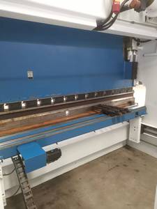 Máquinas Herramienta de Segunda Mano, Prensa Plegadora CNC Usada, Económica, Modelo PBH-<span class=keywords><strong>220</strong></span>-3100 |   Capacidad de <span class=keywords><strong>220</strong></span> Toneladas para Doblado de Metal de Alta Resistencia - Product Image 2