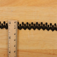 Déstockage : Accessoires en tissu dentelle brodée – Vente directe de rubans en polyester colorés, dentelle hydrosoluble pour textiles de maison 1 cm