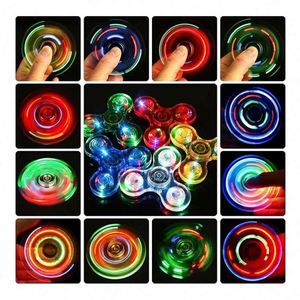 Spinner Sensorial con Espectro de Arcoíris, 12 Modos LED, Juguete de Estimulación Sensorial, Estuche Recargable, Juguete Novedoso, Juguete para Autismo, Juguetes Metálicos - Product Image 4
