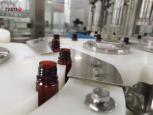 Máquina <span class=keywords><strong>de</strong></span> llenado <span class=keywords><strong>de</strong></span> jarabe para tos líquido desinfectado automatizado con interfaz <span class=keywords><strong>de</strong></span> computadora <span class=keywords><strong>Aparato</strong></span> <span class=keywords><strong>de</strong></span> dosificación <span class=keywords><strong>de</strong></span> <span class=keywords><strong>glucosa</strong></span> <span class=keywords><strong>de</strong></span> funcionamiento automático - Product Image 5