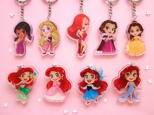 Breloques en acrylique personnalisées OEM/ODM : Princesse, Héroïnes (<span class=keywords><strong>Ariel</strong></span>, <span class=keywords><strong>Raiponce</strong></span>, Belle, Cendrillon, Blanche-Neige) – Cadeaux mignons - Product Image 4