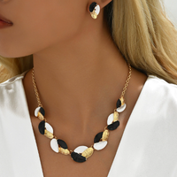 Parure de bijoux religieux catholiques bohèmes multicolores en alliage de zinc tressé, collier et boucles d'oreilles unisexe, idéal pour un anniversaire ou comme pièce maîtresse.