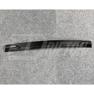 Embellecedor de tapa de maletero trasero de fibra de carbono seco para Lamborghini URUS - Product Image 2