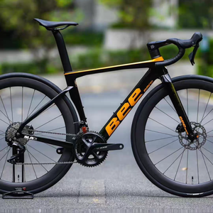 Vélo de route aérodynamique BeeBIKE SLR01 entièrement en carbone avec groupe Shimano 105 R7120 2x12 vitesses, guidon en carbone léger de 7,8 kg - Product Image 1