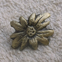 Boucle de ceinture médiévale en métal moulé à motif floral, style filigrane, en cuivre et cuir, modèle TT-6101