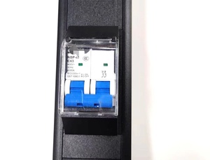 Unité de <span class=keywords><strong>distribution</strong></span> d'énergie PDU Prise PDU 6 voies C13 et 4 voies C19 avec disjoncteur 2P Protection contre les surcharges Protection contre les fuites - Product Image 3