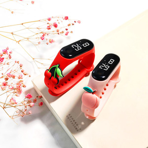 Fruit créatif, nouvelles montres bracelets électroniques colorées à LED les <span class=keywords><strong>moins</strong></span> chères en plastique TPE - Product Image 2