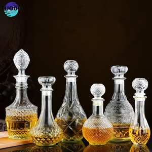 Còn Hàng Bán Sỉ Chai Rượu Thủy Tinh Nhập Khẩu Tùy Chỉnh Hình Vuông Thiết Kế Cắt Đặc Biệt Sang Trọng Cho Rượu - Product Image 6