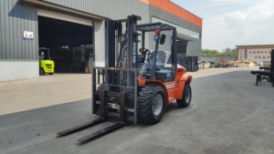 Factory outlet 2 ton <span class=keywords><strong>3</strong></span> ton <span class=keywords><strong>3</strong></span>.5ton forklift off-road Harga Murah EPA Eur5 mesin diesel semua medan forklift kinerja andal - Product Image 2