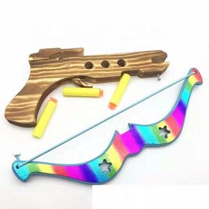 Jouet en bois classique garçon cadeaux jeu de tir arc et flèche faits à la main pour enfants en plein air jouant jouet arbalète en bois - Product Image 5