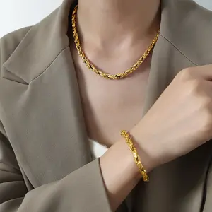 Wholesale Waterproof 18k Gold Plated Chunky Chain Fashion Jewelry Set Stainless Steel Bracelet Necklace For Women