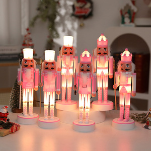 Vente en gros de soldats casse-noisettes en plastique illuminés par LED, 28 cm, couleurs macaron assorties, décoration de bureau de Noël, cadeau de fête - Product Image 5