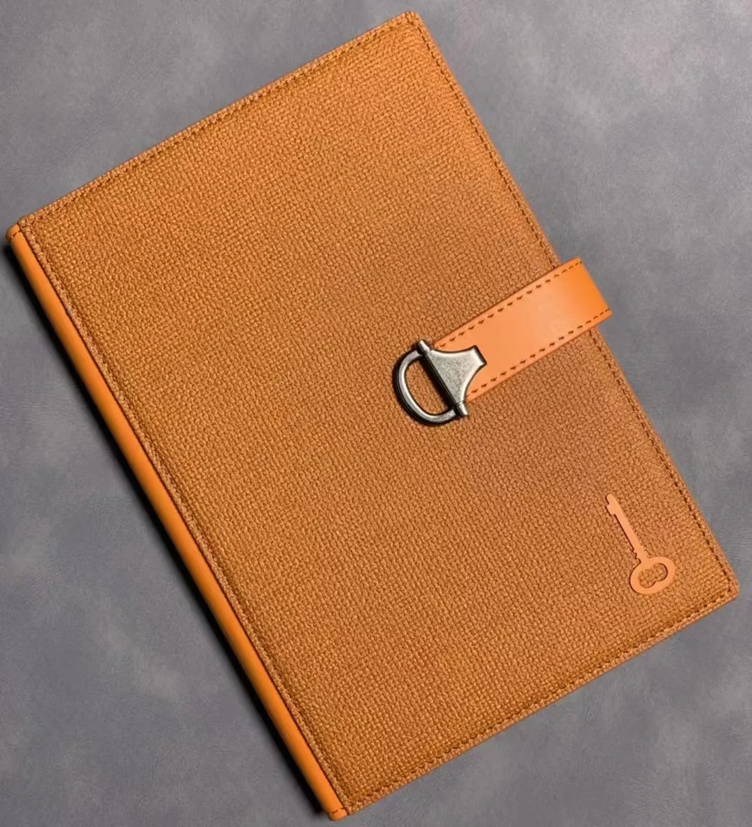 Quaderno aziendale A5 con fibbia in metallo quaderno vintage in pelle di pecora per riunioni aziendali blocco note cancelleria per ufficio