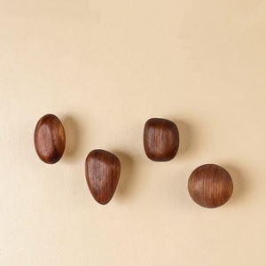 Crochets muraux en bois Puselife, crochets décoratifs en bois de noyer noir pour entrée, salle de bain, chambre à coucher - Product Image 3