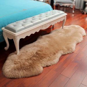 Alfombra y funda <span class=keywords><strong>de</strong></span> asiento <span class=keywords><strong>de</strong></span> piel <span class=keywords><strong>de</strong></span> oveja teñida esponjosa <span class=keywords><strong>de</strong></span> lujo Natural Premium IRIWOOL (marrón claro doble piel 2 'x 6' 4 Lbs) - Product Image 4