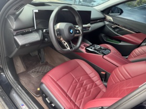 Venta al por Mayor de Autos Usados BMW Serie 5 <span class=keywords><strong>G60</strong></span> 530Li Luxury M Sport 2024 Sedán - Product Image 3