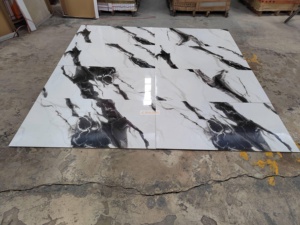 Carrelage en marbre <span class=keywords><strong>blanc</strong></span> <span class=keywords><strong>et</strong></span> <span class=keywords><strong>noir</strong></span> 60x120cm disponible pour la décoration intérieure <span class=keywords><strong>et</strong></span> extérieure, idéal pour les halls d'hôtel <span class=keywords><strong>et</strong></span> les murs de salon. - Product Image 4