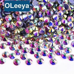 Vente en gros d'usine Oleeya Cristal de qualité A4 Couleurs AB Correctif pour strass Grand paquet pour vêtement Accessoires pour robe - Product Image 1