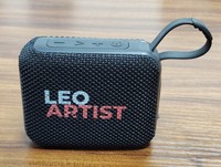 Mini Altavoz Portátil de Moda con Bluetooth, 5W, Bajos, Radio FM, Reproductor USB/TF, Cubierta de Tela y Correa