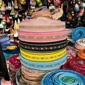 Reuners ST-2140 Cinta Jacquard de Poliéster 100% Ecológica de Alta Tenacidad con Diseño Étnico y Patrón Floral para Textiles del Hogar - Product Image 3