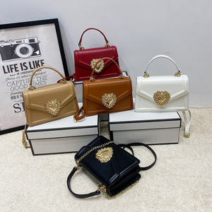 <span class=keywords><strong>Sac</strong></span> bandoulière haut de gamme pour femme avec fermoir magnétique, design rétro européen et américain en forme de cœur, <span class=keywords><strong>petit</strong></span> format carré - Product Image 2