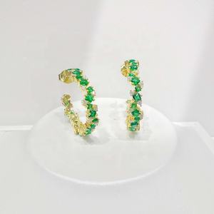 Prix usine boucles d'oreilles en argent 925 massif, best-seller, avec pierres, style mode délicat, rétro CC, émeraude et zircone colorée - Product Image 3