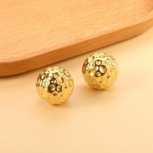 Pendientes de Moda Personalizados, Ligeros e Impermeables, Chapados en Oro de 18K, de Acero Inoxidable, con Diseño de Media Bola Hueca Grande para Mujer - Product Image 6