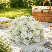 Boule de fleurs artificielles roses blanches pures en soie, gypsophile, arrangement floral réaliste fait main, centre de table de mariage, événement