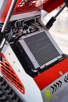Chargeuse polyvalente sur roues et sur chenilles avec moteur diesel et godet standard pour le transport agricole et les travaux de terrassement