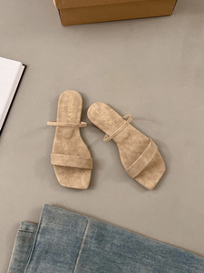 Tendencias de moda de verano: sandalias de mujer con punta abierta, versátiles, con diseño de tiras y una falda resistente. - Product Image 6