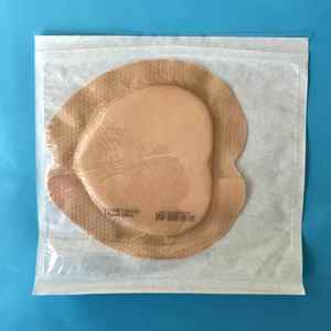 Patch en silicone auto-adhésif en forme de coeur 18cm x 18cm pour escarres de lit pansement en mousse de silicone couleur peau - Product Image 5