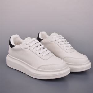 Chaussures de marque célèbre de haute qualité pour hommes, fabriquées en cuir véritable, maille résistante à l'eau, antidérapantes, légères, classiques - Product Image 1