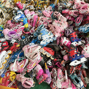 S18, venta al por mayor, zapatos de patinaje usados para adultos, <span class=keywords><strong>patines</strong></span> de ruedas de plástico de <span class=keywords><strong>segunda</strong></span> <span class=keywords><strong>mano</strong></span>, suministro directo de fábrica de alta calidad, 4 ruedas - Product Image 3