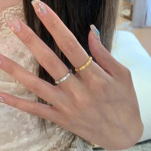 Anillo de Bambú de Estilo Vintage Chapado en Plata de Ley S925 con Oro de 18K, con Acabado Cepillado Vintage, Talla Única - Product Image 4