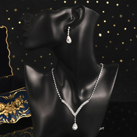 Ensemble de bijoux de mariée personnalisé, collier géométrique en forme de V, boucles d'oreilles pendantes, accessoires élégants et étincelants pour femmes