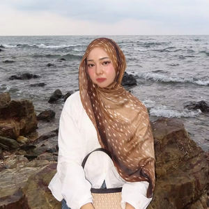 شالات وحجابات إسلامية عصرية بتصميمات جلد الحيوانات، مخصصة بطبعة جلد الغزال، من القطن والمودال المسامي، موديل <span class=keywords><strong>Lo</strong></span>.Love، مقاس 70*180 سم - Product Image 1