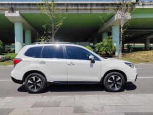 <span class=keywords><strong>Subaru</strong></span> Forester 2016 2.5i AWD Luxury Navigation SUV Usato, Motore Boxer 2.5L 4WD Simmetrico, Ben Mantenuto Pronto per la Spedizione - Product Image 3