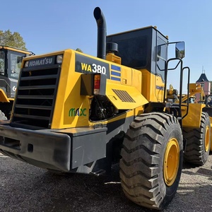 Cargadora de Ruedas Hidráulica Komatsu WA380 Usada con Cucharón Reforzado y Gran Tracción para Transporte de Materiales a Granel - Product Image 3