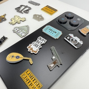 Chine Usine Personnalisé Votre Propre Pin Autocollant Émail Mobile Téléphone Décoration Autocollant En Métal Badge Autocollant pour Téléphone Cas - Product Image 5