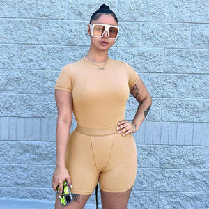 热销两件套女式时尚实心t恤和紧身短裤两件套运动服女式夏装2024服装 - Product Image 3