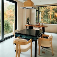 Ensemble de mobilier commercial de style nordique en bois massif : table de restaurant, chaises et banquette longue