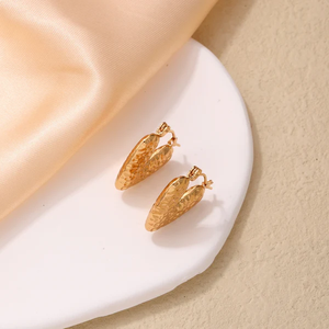 Clip de oreja chapado en oro 18k de acero inoxidable Chapado en forma de corazón de Estilo Vintage para mujeres y niñas - Product Image 4